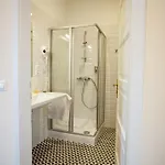 Schieszl 2 Apartman *