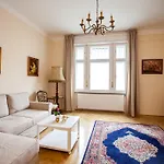 Schieszl 2 Apartman *