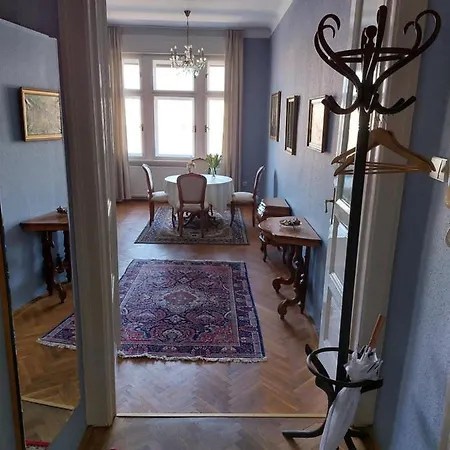 Apartment Schieszl 2 *