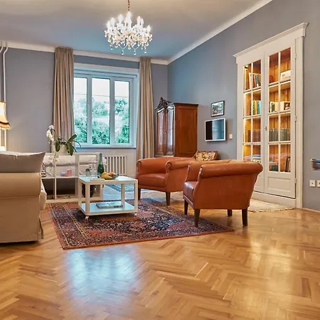 Schieszl 2 Apartman *
