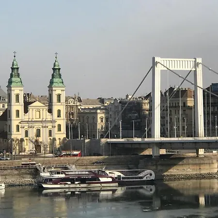 Schieszl 2 ブダペスト