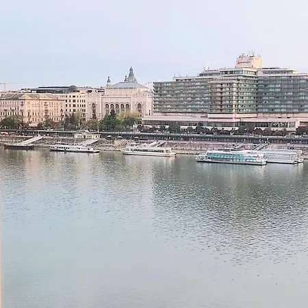 アパート Schieszl 2 *