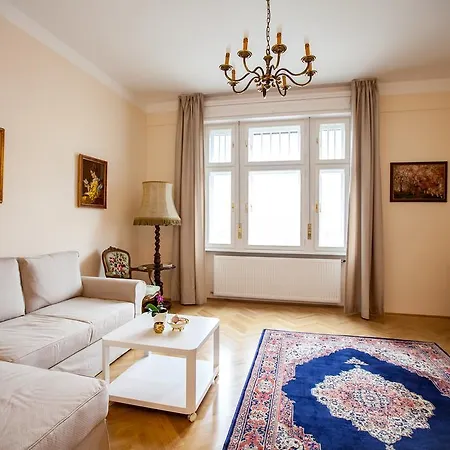 Schieszl 2 Apartman *