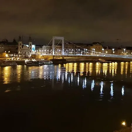 Schieszl 2 アパート *