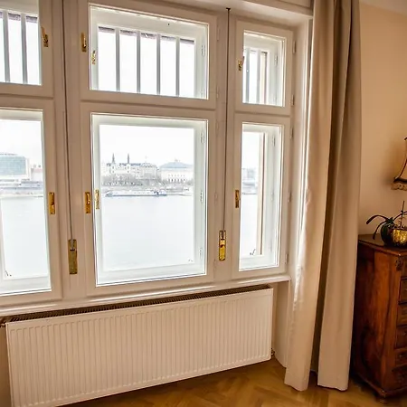 Apartment Schieszl 2 *